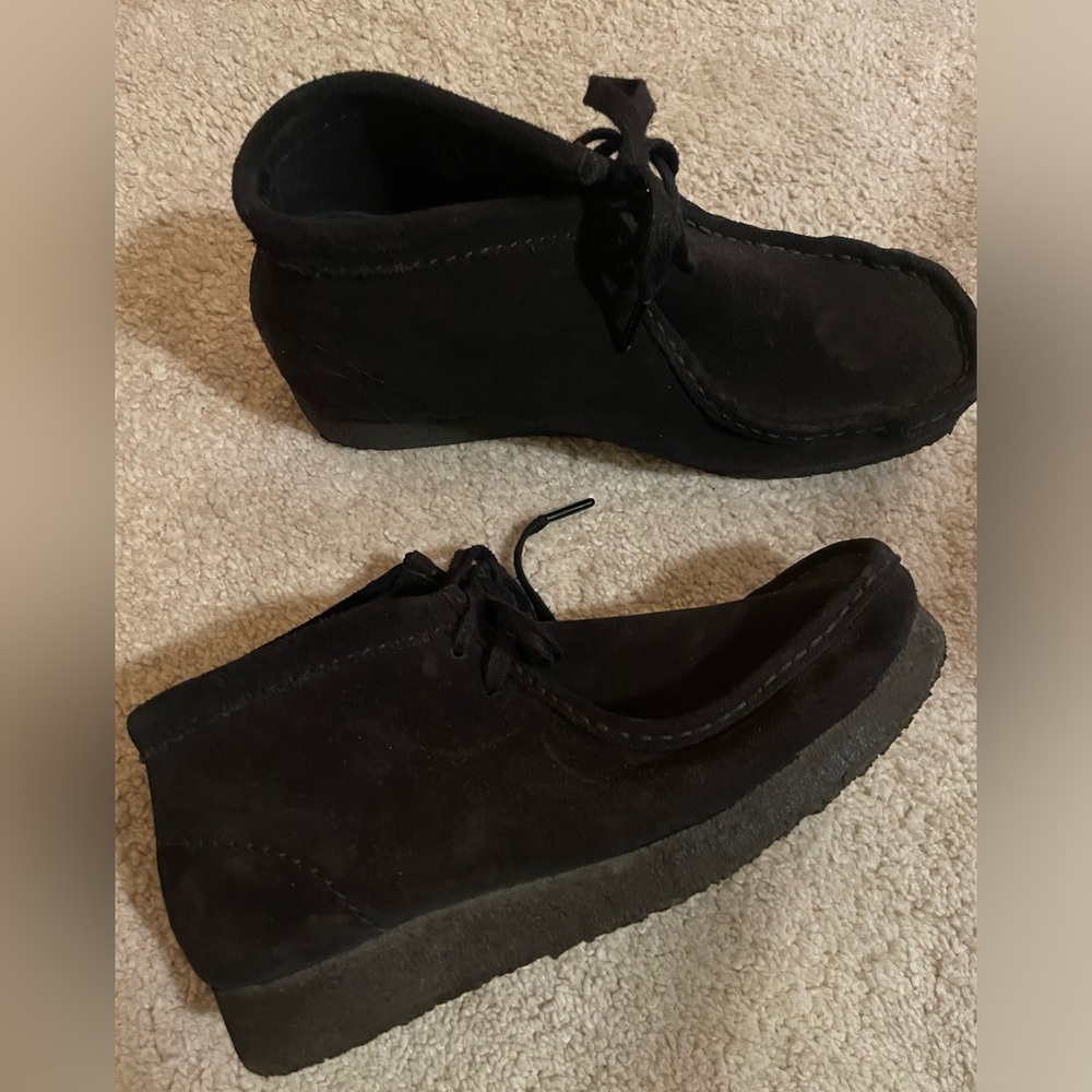 Clarks Women’s Black Suede Loafers Wallabees